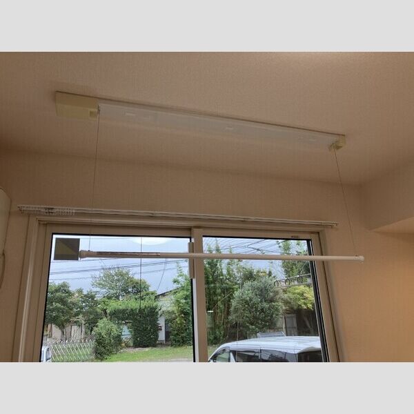 ルーヴル103号室 室内物干し