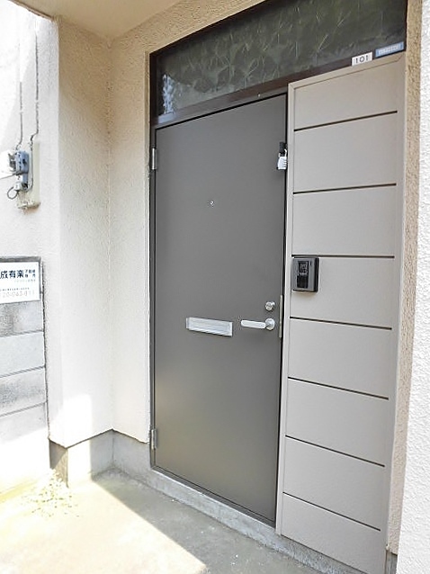 ラ・メール0101号室 玄関