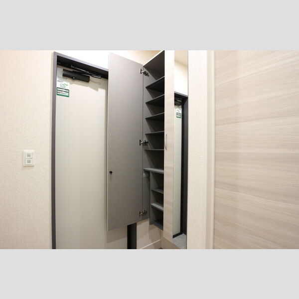 Dear Life101号室 シューズボックス