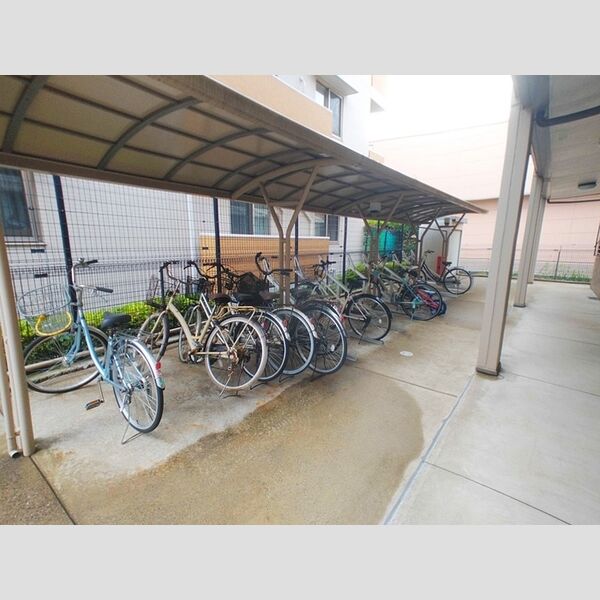 クレインコート　弐番館 駐輪場