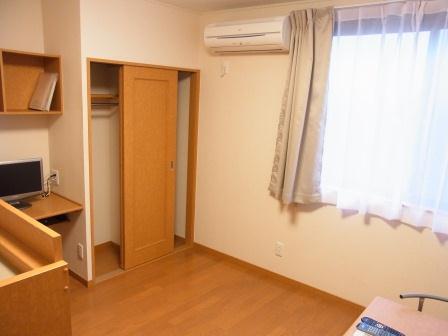 レオパレスＭＩＹＡＢＩ リビング