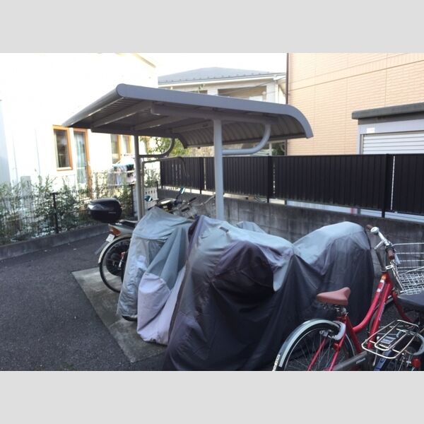 シャルマンソレーユ 屋根付駐輪場
