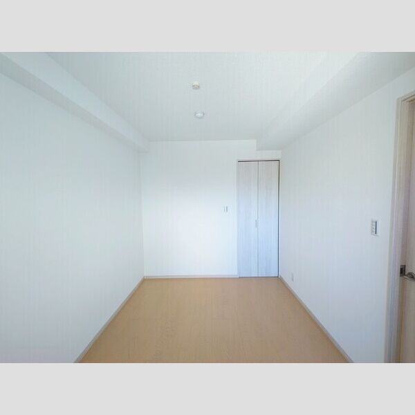 グランヴェールにしすな205号室 洋室6帖(別角度)