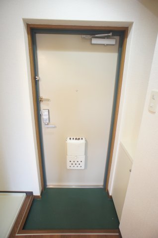 第５藤ビル 落ち着いた玄関です