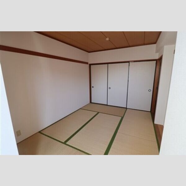 パインツリーコート203号室 同建物別部屋の参考画像