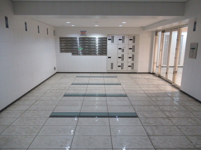 リガーレ浮間公園4階 エントランス