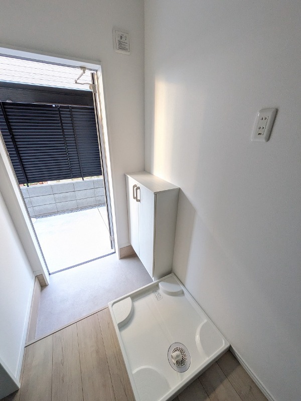 アリスワン南三咲(E-222)1階 玄関