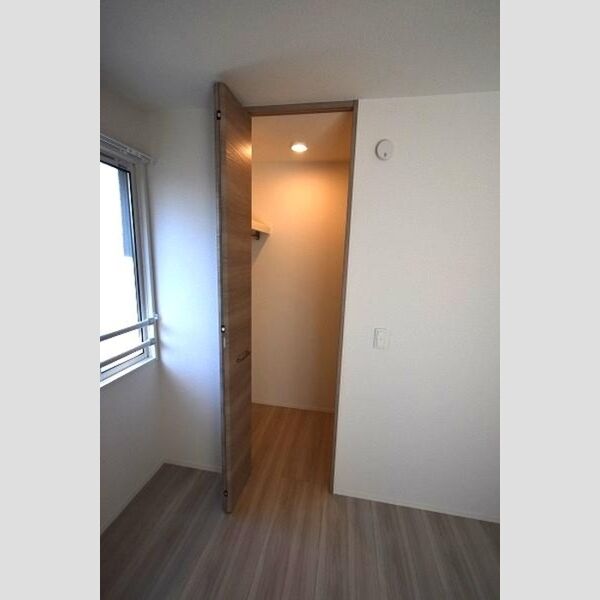 シャトレー町田201号室 クローゼット