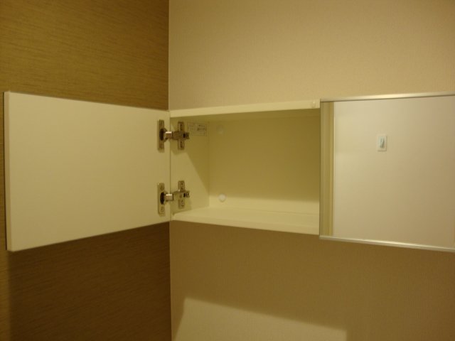 ルラーシュ ＷＣ吊戸棚