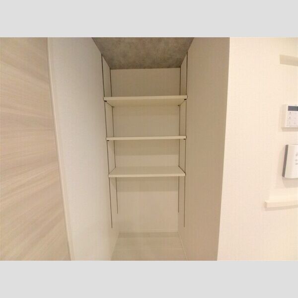 nocturne101号室 キッチン横収納