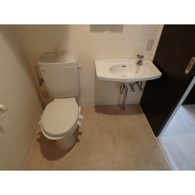 ショアーズ鵠沼フラット209号室 内観