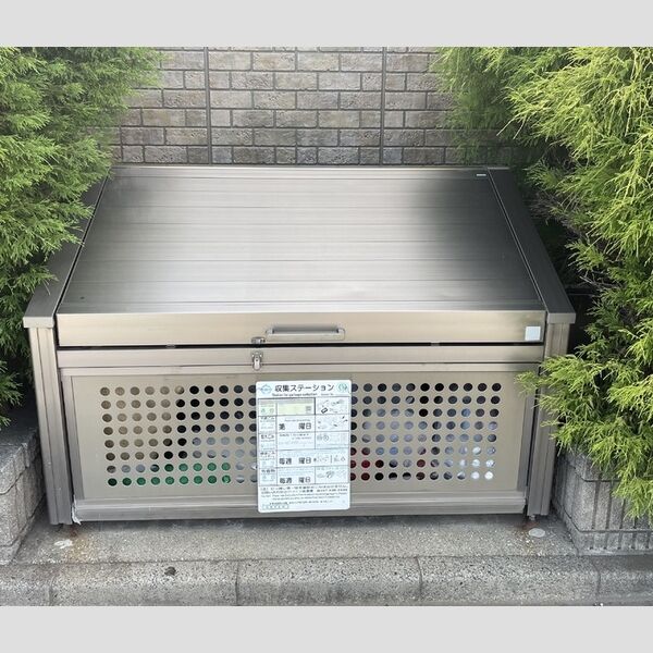 エトワール203号室 ゴミストッカー