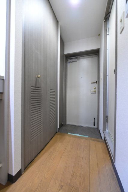 ライオンズプラザ上野毛2階 玄関