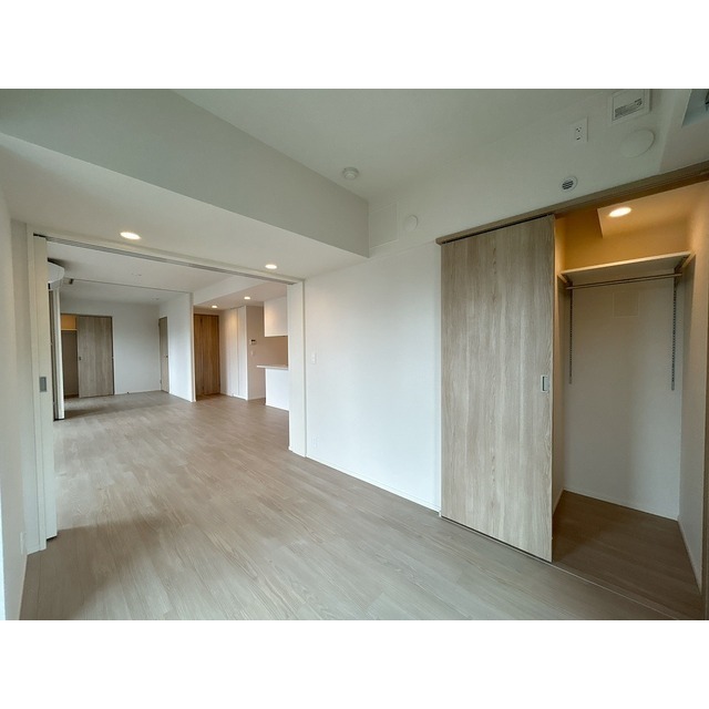 ザ・ケンジントン・レジデンス横濱片倉 リビングダイニング・寝室③・④