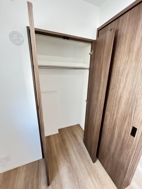 ドゥーエ菊川7階 収納