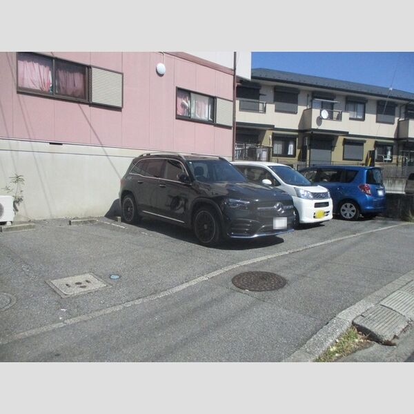 メイプル 駐車場