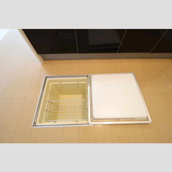 サニーフォレスト　B棟 床下収納