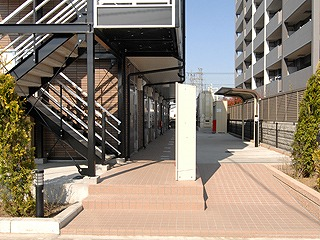 レオパレスクレスト北戸田 内観