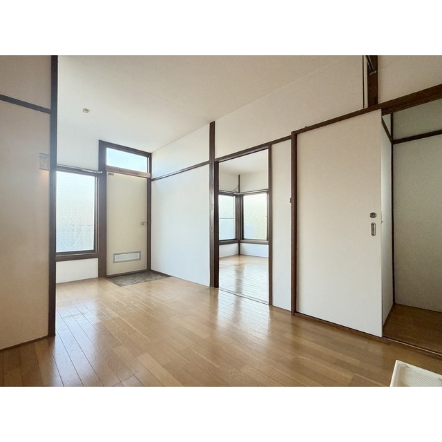 寒川アパート2F-1号室 リビング