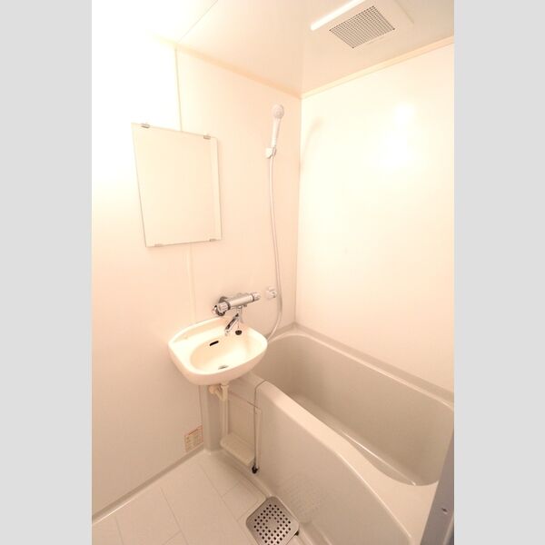 フルール武蔵野102号室 バスルーム