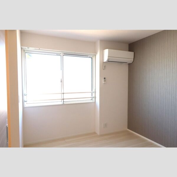 メゾンさくら301号室 東側洋室