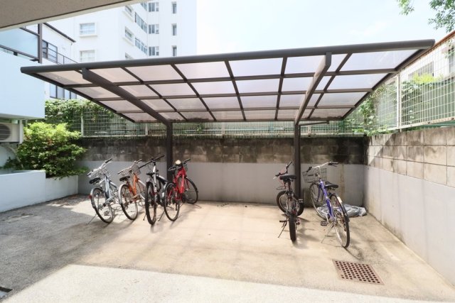 ミリオンコート駒込2階 駐輪場
