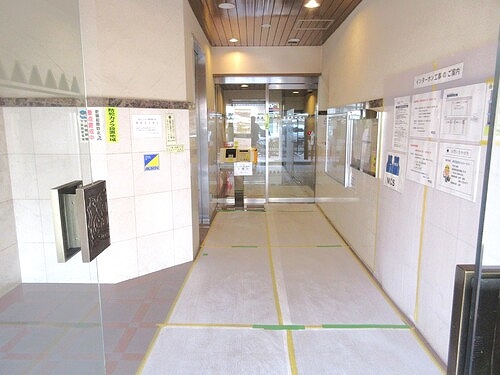 ライオンズマンション鶯谷第３5階 エントランスホール