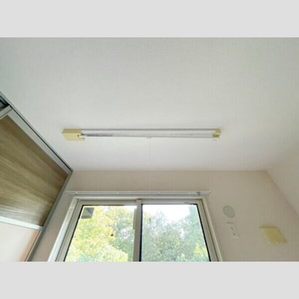 バードネイチャー　A棟202号室 室内物干し