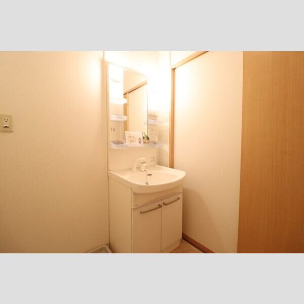 リシアンサス・ガーデン　ABCDEF 洗髪洗面化粧台