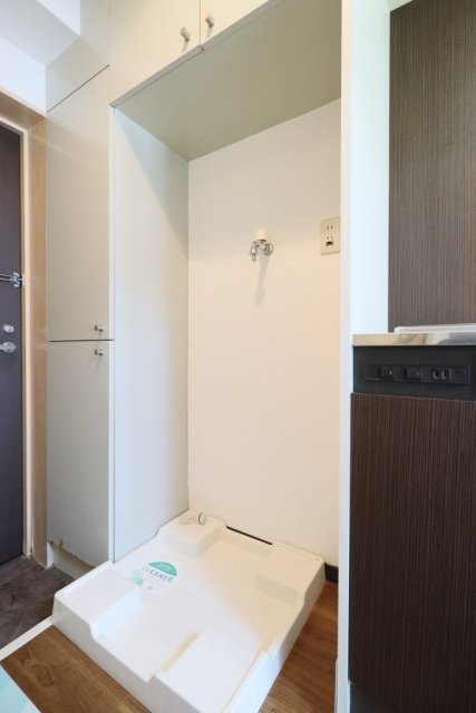 フェルテロアール祐天寺1階 室内洗濯機置場