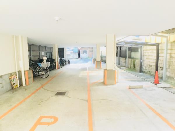 グレースハイム3階 駐車場