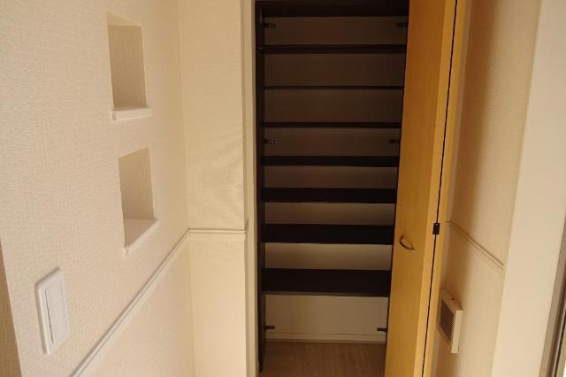 ｉｃｈｉｅｉ　-イチエイ- 下駄箱