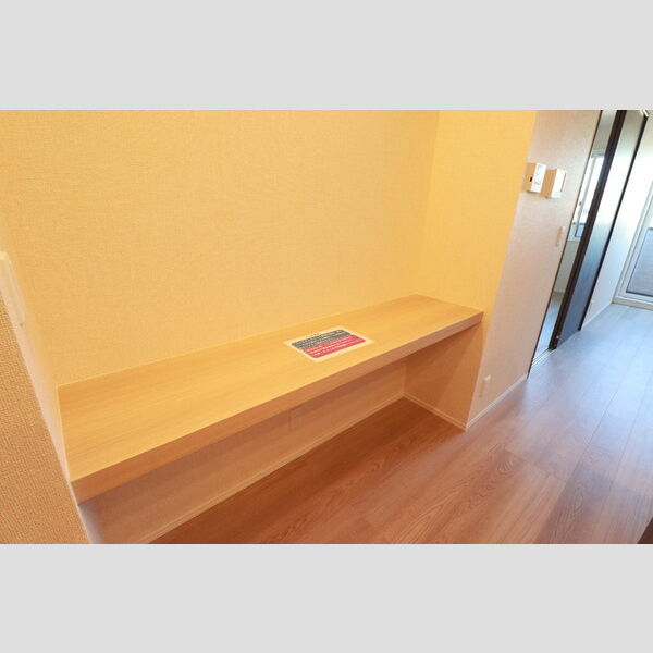 ビエント新横浜305号室 カウンターデスク