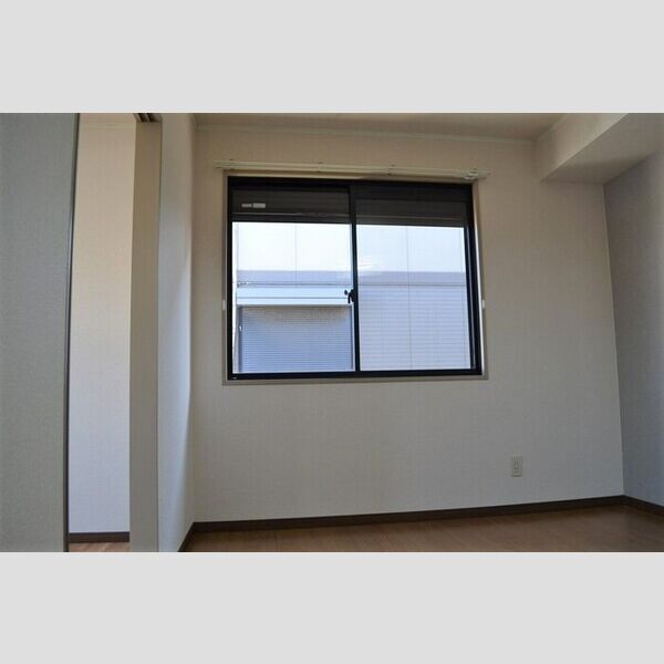 グリーンパーク白旗　A101号室 洋室①