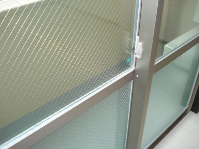 リブベース305号室 ペアガラス