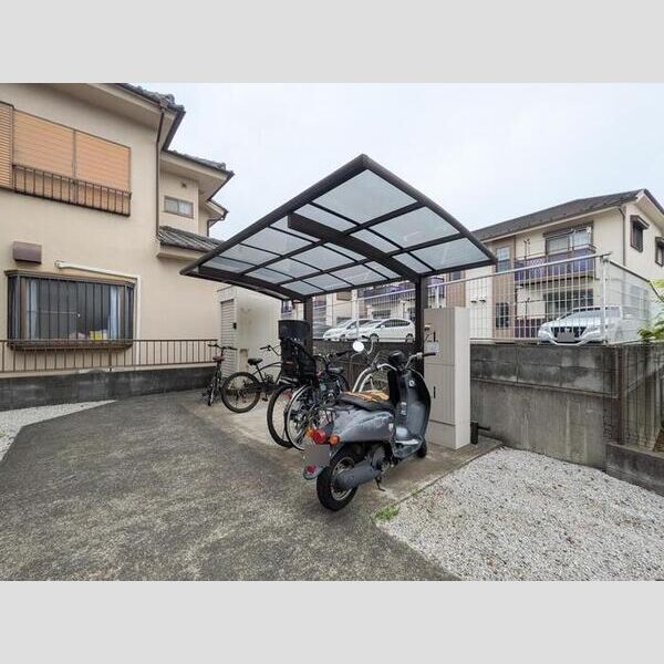 グランモア201号室 駐輪場