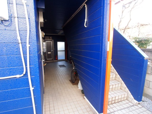 プランドール金沢八景203号室 エントランス