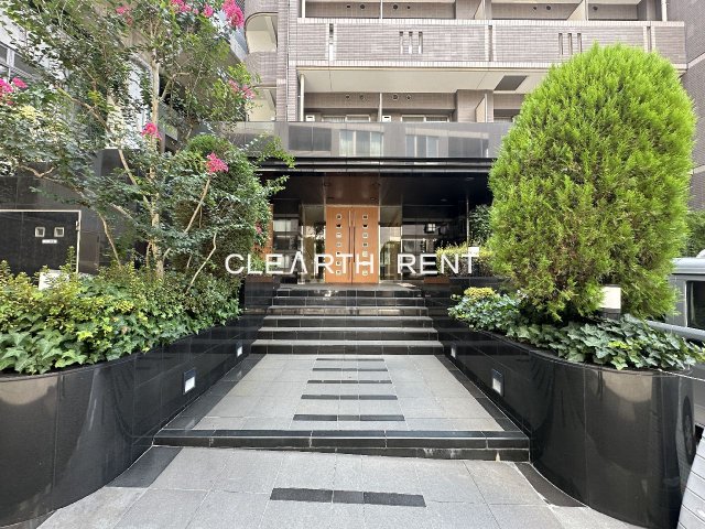 パレステュディオ代々木上原 スタイリッシュなエントランス