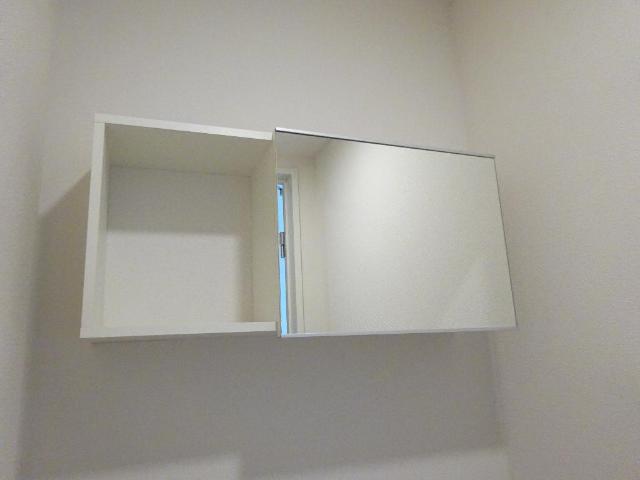 ニューリバーサイド 収納（トイレ）