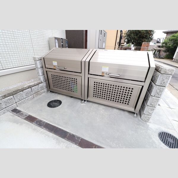 プレミール305号室 ゴミボックス