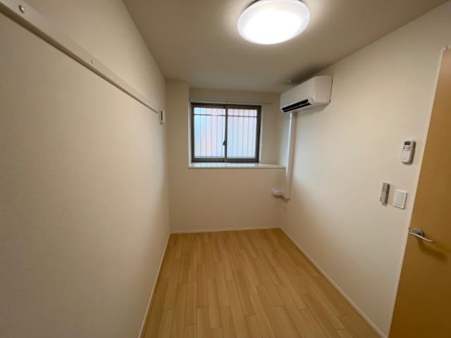 Eternal J（エターナル　ジェイ）205号室 洋室