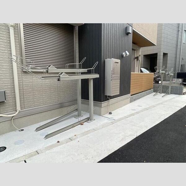 ルミナーレ 駐輪場1