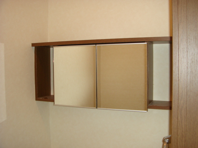 Ｉ’ｃｕｂｅ　Ｇａｒｄｅｎ102号室 トイレ戸棚