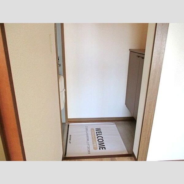 カサベルデ　C201号室 玄関