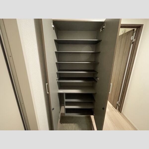 ノーブルパレス上木崎 シューズボックス