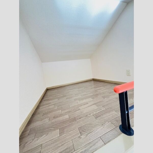 コーポラス泉201号室 小屋裏収納