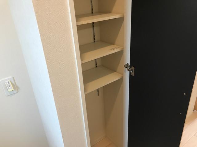 ツー・ヒル・ライブ203号室 収納