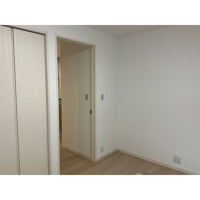 M・プーロニンフェア201号室 リビング