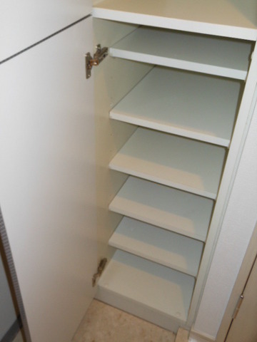 ガーラ・ヒルズ目黒東山1階 シューズクローゼット