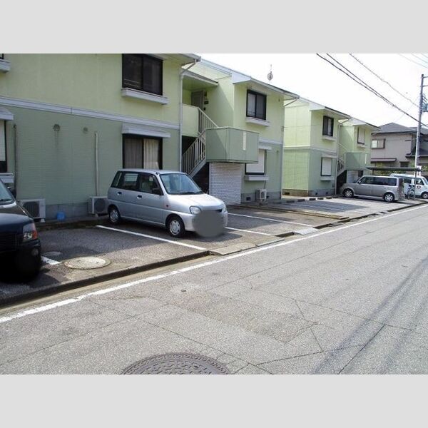 ラ・セプトA・B 駐車場
